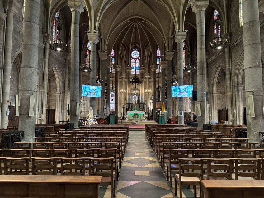 Basilique Notre-Dame de Nice : écrans et sonorisation